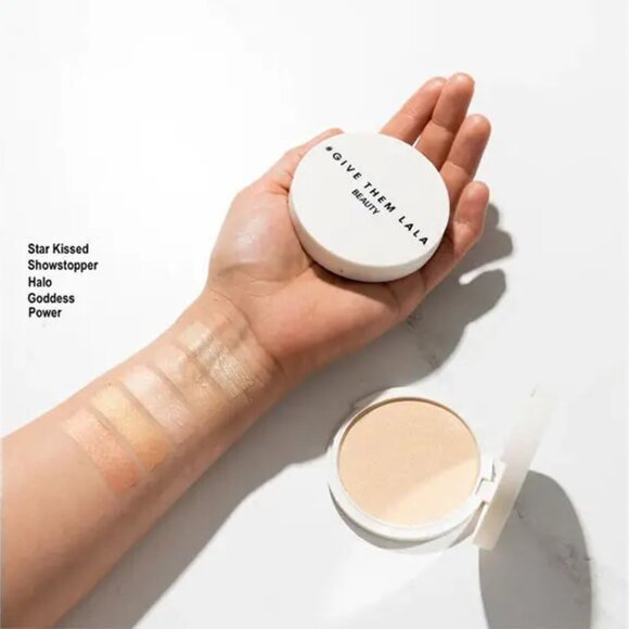 Give Them Lala Pressed Highlighter (Showstopper) - Picture 3 of 3